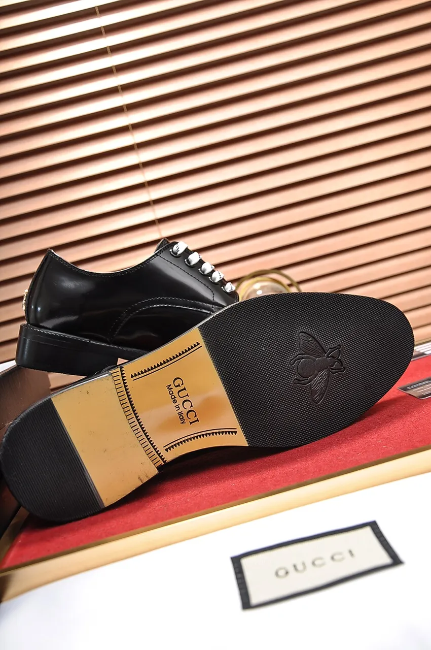 Factory batch 500💶Italy's top luxury men's shoe giant (GUCCI) (Gucci) (full cowhide lining) new arrival🍃Original European style🔰 Pleasant to the eye😍In order to make the shoes more durable and non-deformable🌀The production continues to follow traditional methods but there is still no lack of innovation💪Select original sheepskin for the leather♻️Smooth, natural and extra bright⭐Made of imported cowhide The rich man’s first choice 38-44 yards